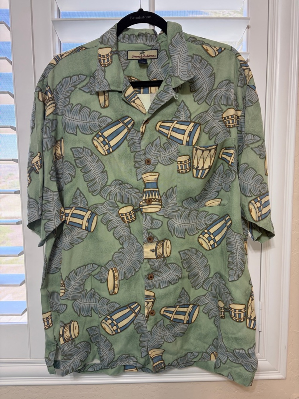 Tommy Bahama Sage Green Drum & Leaf Camp Shirt Size Large